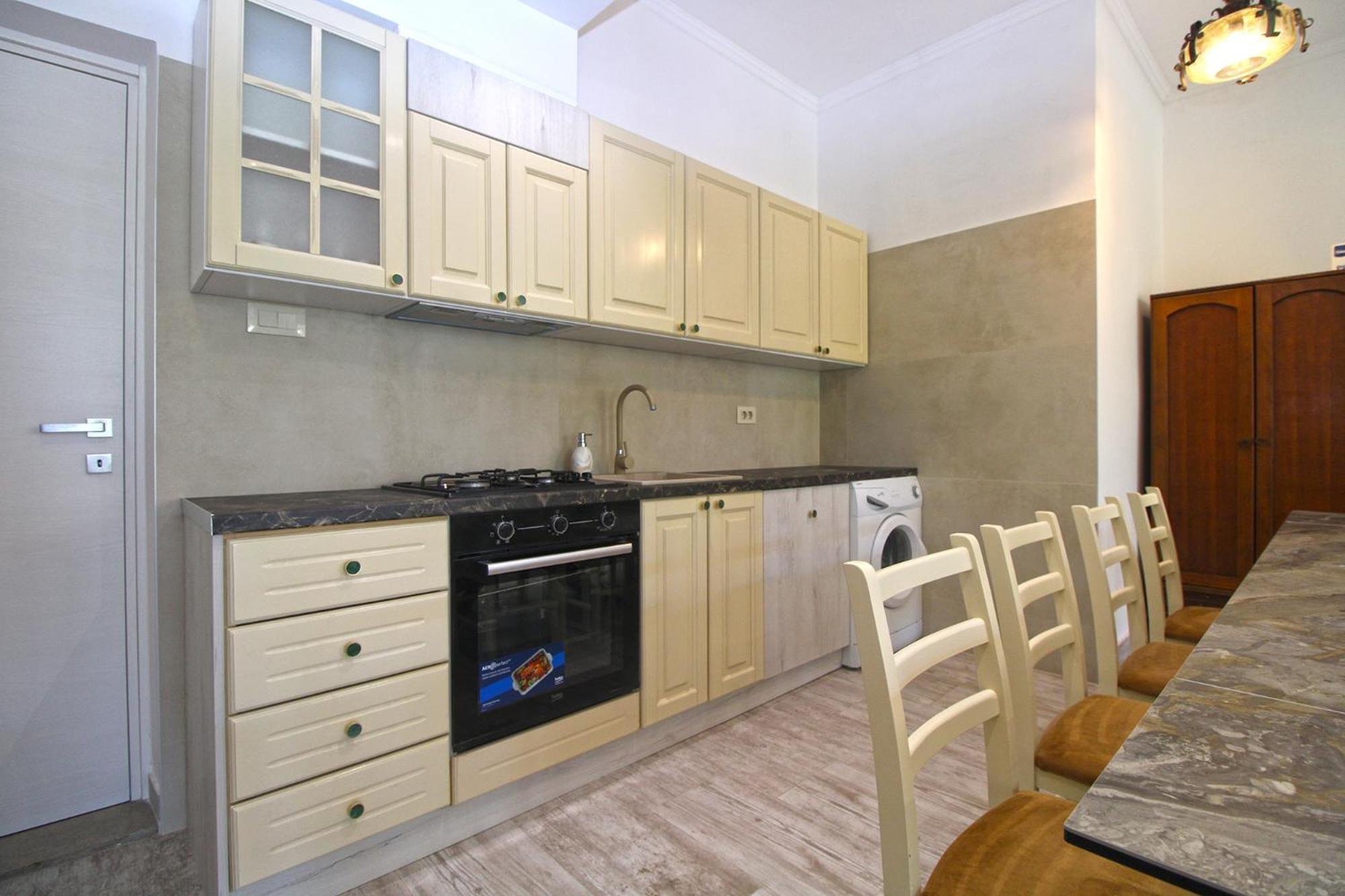 Mare 826 * Pula