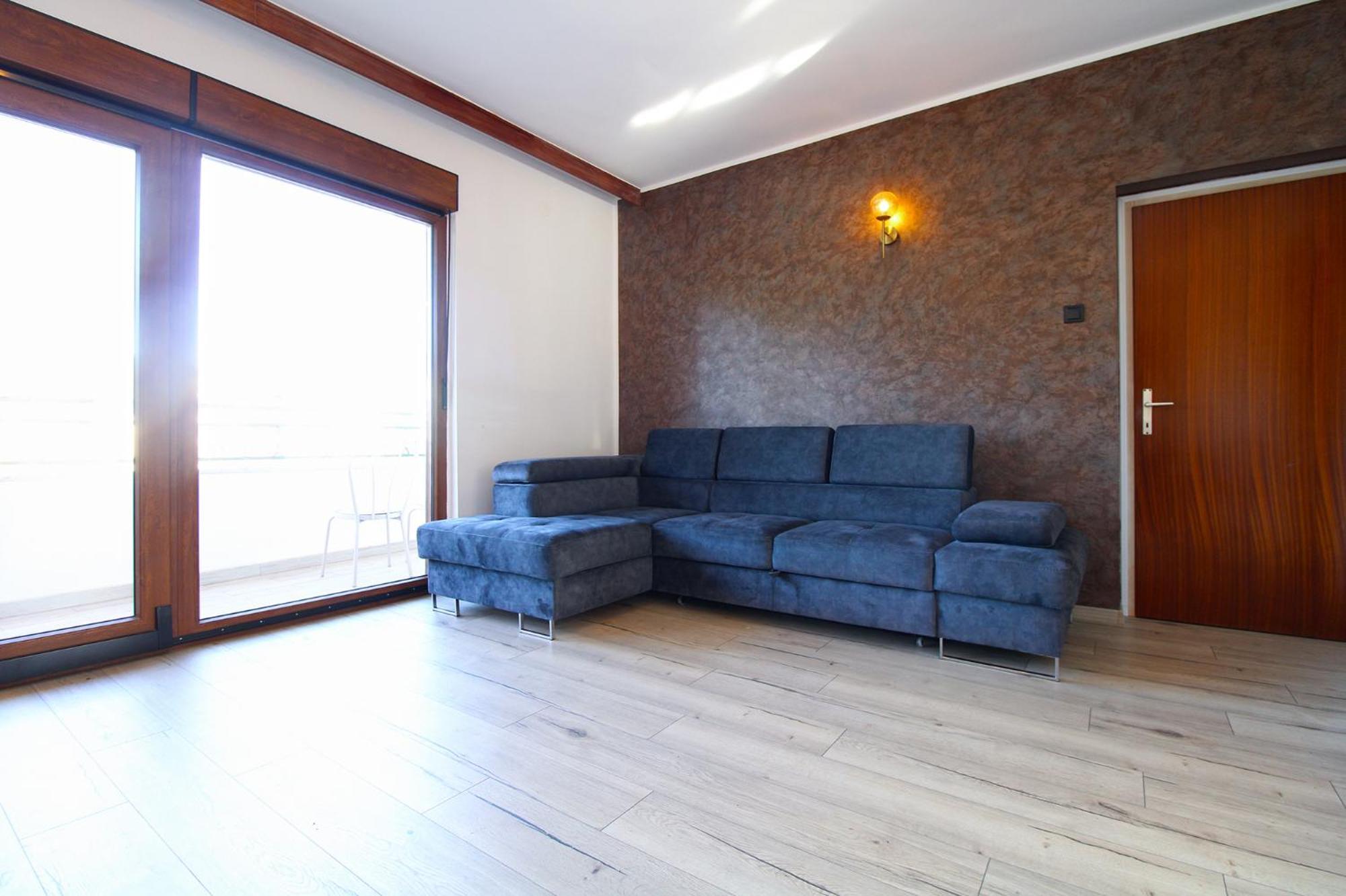 Mare 826 * Pula