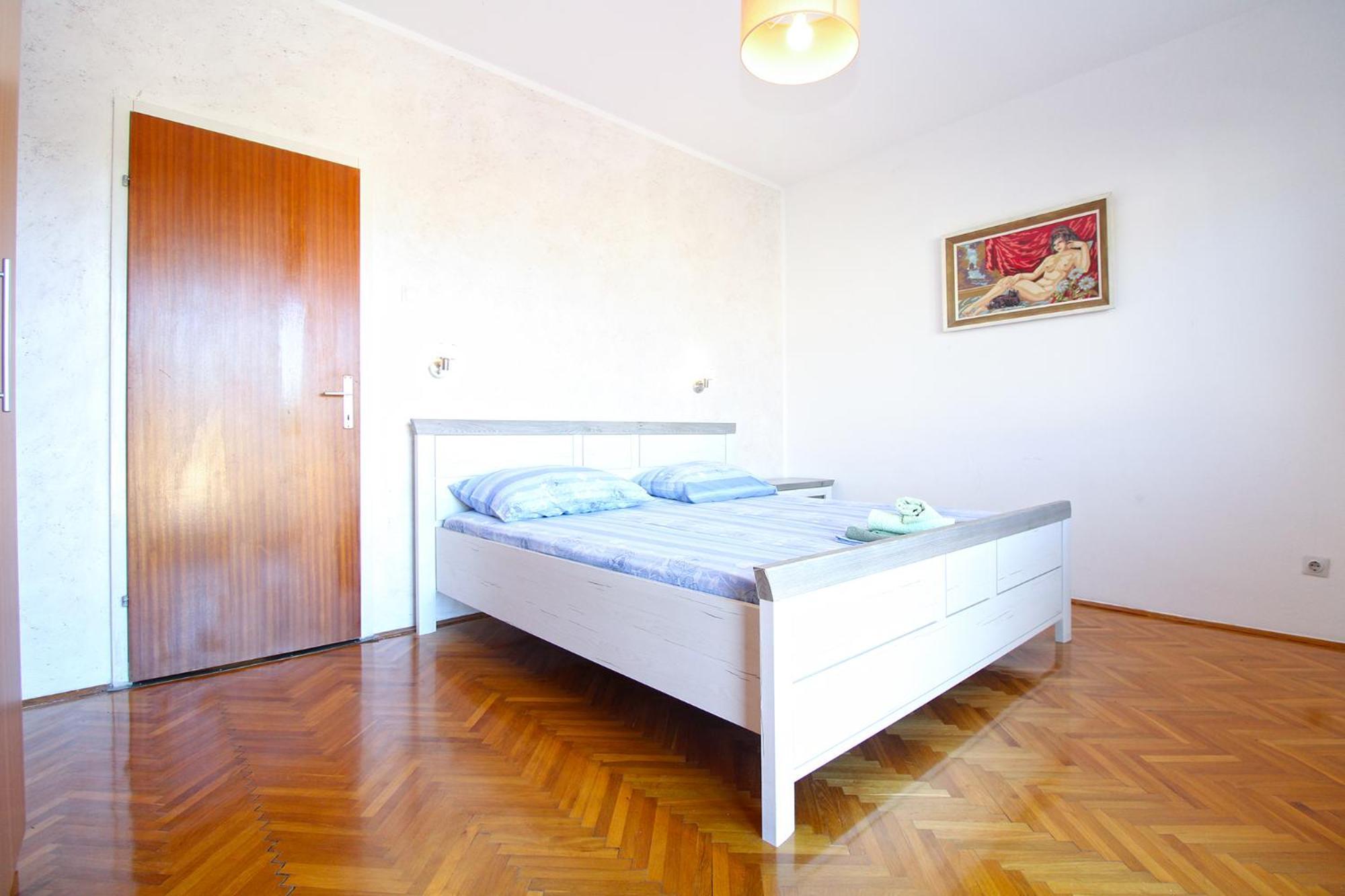 Mare 826